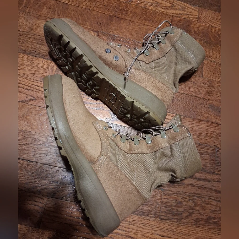 Belleville Tan/ brown Combat boots Size 9.5R - Pre-owned AHWC